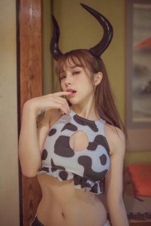 邻家大贱谍_720全集在线观看